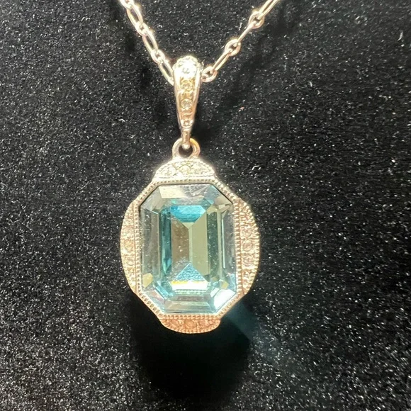 Touchstone Touch stone crystal earrings and necklace set - Picture 6 of 8